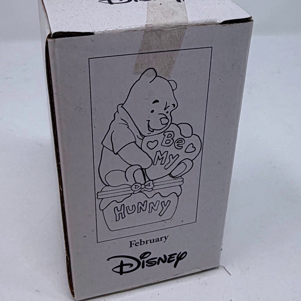 Disney Winnie the Pooh February Porcelain Hinged Box Valentine Hunny Pot New